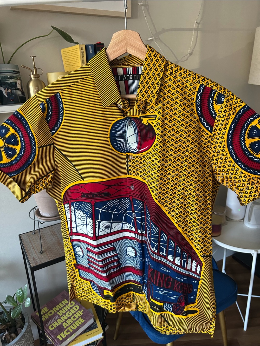 Set Adrift Limited Edition Hand Crafted Short Sleeve Shirt Bus - Picture 3 of 6
